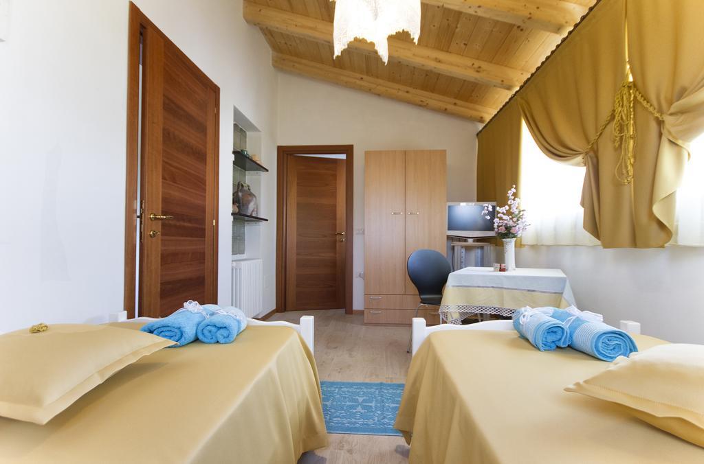 Bed and Breakfast Sa Mariposa Ittiri Esterno foto