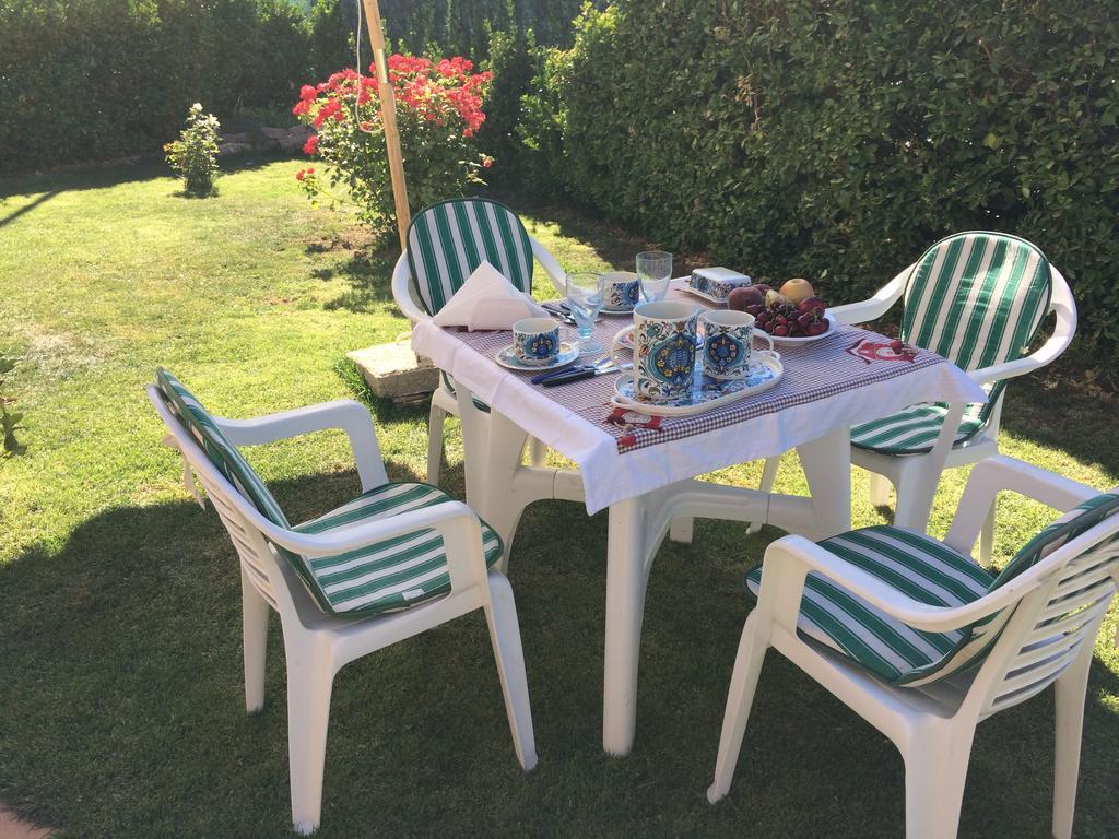 Bed and Breakfast Sa Mariposa Ittiri Esterno foto