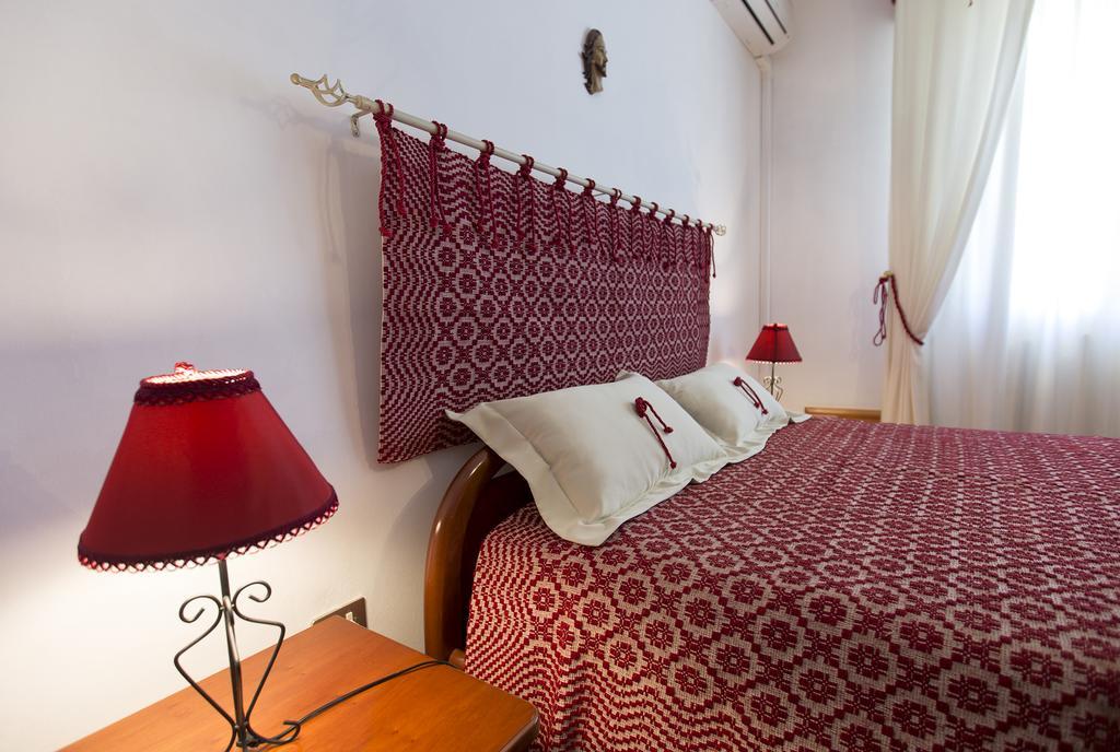Bed and Breakfast Sa Mariposa Ittiri Esterno foto